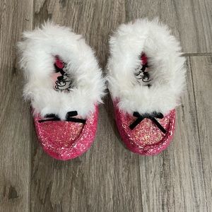 Pink glitter slippers/Minnie mouse